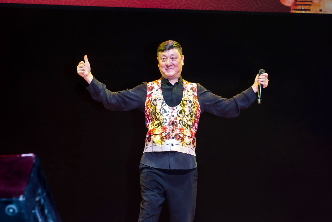 韩磊为澳大利亚粤商会活动献唱